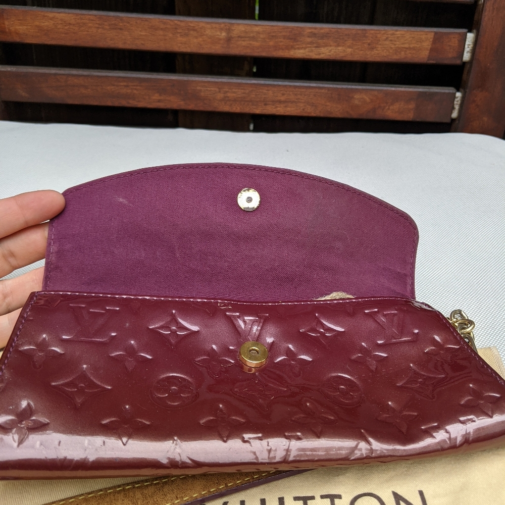 Louis Vuitton  Monogram Vernis Leather Clutch mini bag for special days - Picture 11 of 11